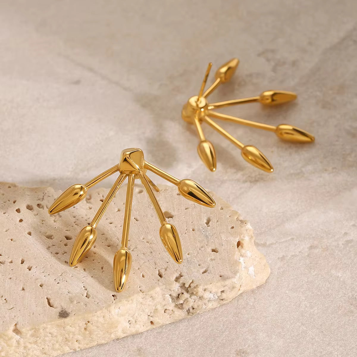 Lustrous Arrow Spike Earrings